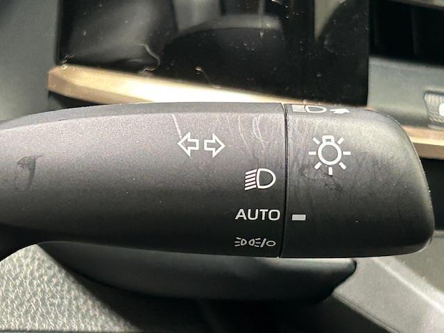 クラウンスポーツ Ｚ　モデリスタエアロ／トヨタセーフティセンス／純正ナビ／純正ＥＴＣ／バックカメラ／全方位カメラ／テレビキャンセラー／ステアリングスイッチ／レザーシート／シートヒーター／パワーシート／シートメモリー（37枚目）