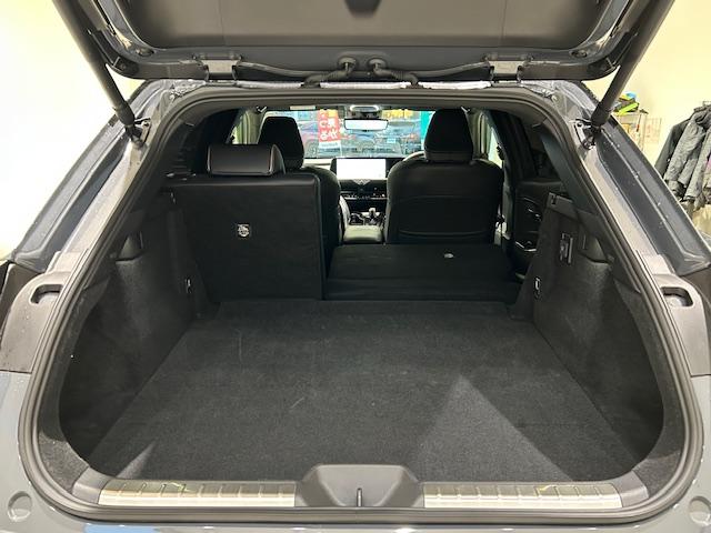 クラウンスポーツ Ｚ　モデリスタエアロ／トヨタセーフティセンス／純正ナビ／純正ＥＴＣ／バックカメラ／全方位カメラ／テレビキャンセラー／ステアリングスイッチ／レザーシート／シートヒーター／パワーシート／シートメモリー（48枚目）