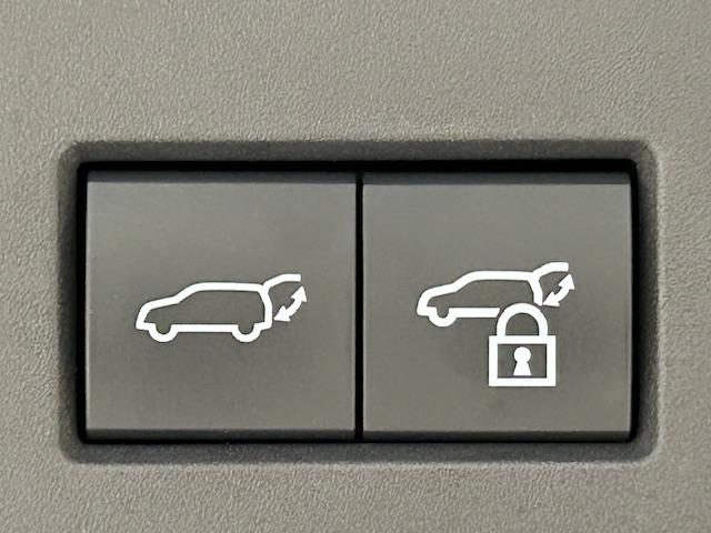 クラウンスポーツ Ｚ　モデリスタエアロ／トヨタセーフティセンス／純正ナビ／純正ＥＴＣ／バックカメラ／全方位カメラ／テレビキャンセラー／ステアリングスイッチ／レザーシート／シートヒーター／パワーシート／シートメモリー（49枚目）