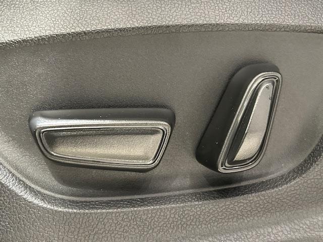 クラウンスポーツ Ｚ　モデリスタエアロ／トヨタセーフティセンス／純正ナビ／純正ＥＴＣ／バックカメラ／全方位カメラ／テレビキャンセラー／ステアリングスイッチ／レザーシート／シートヒーター／パワーシート／シートメモリー（61枚目）