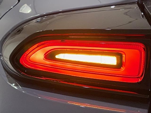 クラウンスポーツ Ｚ　モデリスタエアロ／トヨタセーフティセンス／純正ナビ／純正ＥＴＣ／バックカメラ／全方位カメラ／テレビキャンセラー／ステアリングスイッチ／レザーシート／シートヒーター／パワーシート／シートメモリー（70枚目）