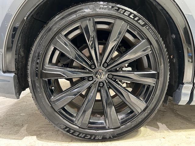 クラウンスポーツ Ｚ　モデリスタエアロ／トヨタセーフティセンス／純正ナビ／純正ＥＴＣ／バックカメラ／全方位カメラ／テレビキャンセラー／ステアリングスイッチ／レザーシート／シートヒーター／パワーシート／シートメモリー（72枚目）