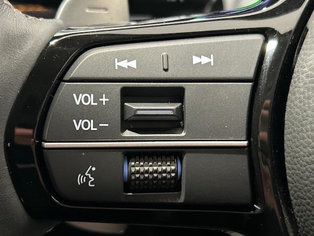 ＺＲ－Ｖ ｅ：ＨＥＶ　Ｚ　ホンダセンシング／純正ナビ（ＨＯＮＤＡ　ＣＯＮＮＥＣＴ）全方位カメラ／純正ビルドインＥＴＣ／純正ドライブレコーダー（前後）／電動リアゲート／ハンズフリーアクセスパワーテールゲート／革巻きステアリング（12枚目）