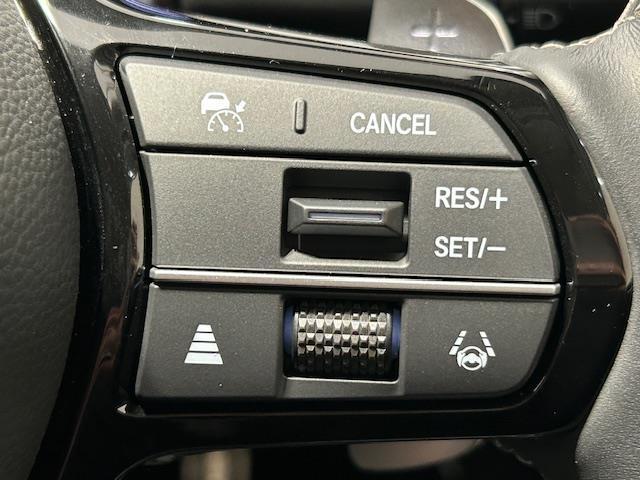 ＺＲ－Ｖ ｅ：ＨＥＶ　Ｚ　ホンダセンシング／純正ナビ（ＨＯＮＤＡ　ＣＯＮＮＥＣＴ）全方位カメラ／純正ビルドインＥＴＣ／純正ドライブレコーダー（前後）／電動リアゲート／ハンズフリーアクセスパワーテールゲート／革巻きステアリング（13枚目）