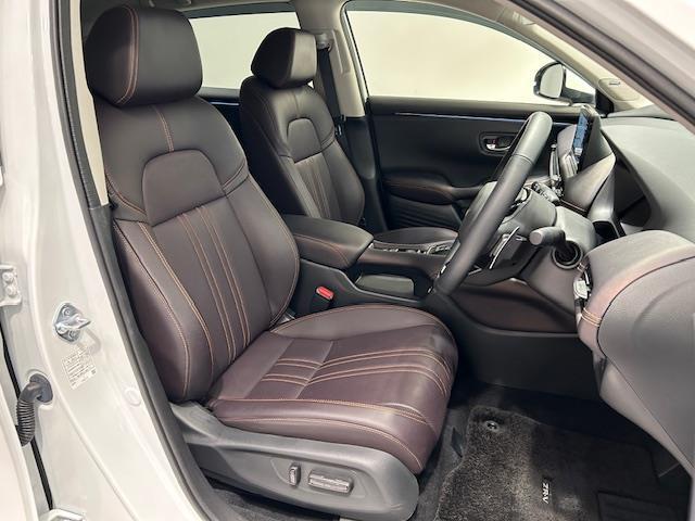 ＺＲ－Ｖ ｅ：ＨＥＶ　Ｚ　ホンダセンシング／純正ナビ（ＨＯＮＤＡ　ＣＯＮＮＥＣＴ）全方位カメラ／純正ビルドインＥＴＣ／純正ドライブレコーダー（前後）／電動リアゲート／ハンズフリーアクセスパワーテールゲート／革巻きステアリング（14枚目）