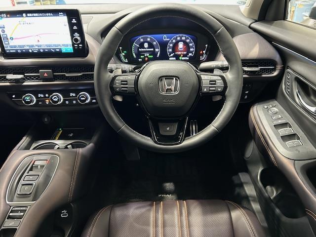 ＺＲ－Ｖ ｅ：ＨＥＶ　Ｚ　ホンダセンシング／純正ナビ（ＨＯＮＤＡ　ＣＯＮＮＥＣＴ）全方位カメラ／純正ビルドインＥＴＣ／純正ドライブレコーダー（前後）／電動リアゲート／ハンズフリーアクセスパワーテールゲート／革巻きステアリング（21枚目）
