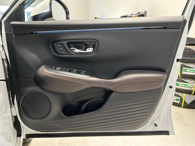 ＺＲ－Ｖ ｅ：ＨＥＶ　Ｚ　ホンダセンシング／純正ナビ（ＨＯＮＤＡ　ＣＯＮＮＥＣＴ）全方位カメラ／純正ビルドインＥＴＣ／純正ドライブレコーダー（前後）／電動リアゲート／ハンズフリーアクセスパワーテールゲート／革巻きステアリング（54枚目）