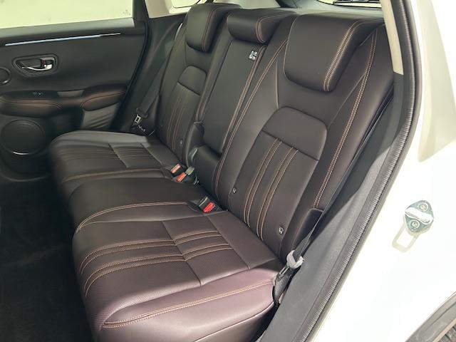 ＺＲ－Ｖ ｅ：ＨＥＶ　Ｚ　ホンダセンシング／純正ナビ（ＨＯＮＤＡ　ＣＯＮＮＥＣＴ）全方位カメラ／純正ビルドインＥＴＣ／純正ドライブレコーダー（前後）／電動リアゲート／ハンズフリーアクセスパワーテールゲート／革巻きステアリング（56枚目）