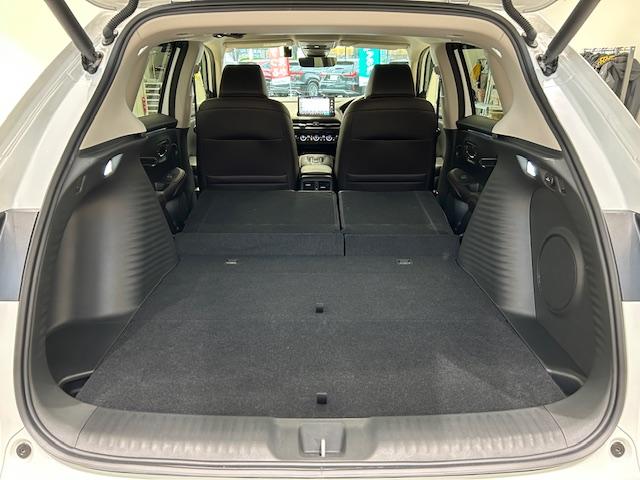 ＺＲ－Ｖ ｅ：ＨＥＶ　Ｚ　ホンダセンシング／純正ナビ（ＨＯＮＤＡ　ＣＯＮＮＥＣＴ）全方位カメラ／純正ビルドインＥＴＣ／純正ドライブレコーダー（前後）／電動リアゲート／ハンズフリーアクセスパワーテールゲート／革巻きステアリング（61枚目）