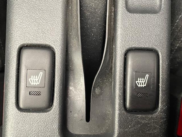 コペン ＧＲ　スポーツ　社外ナビ／フルセグＴＶ／ＣＤ／アイドリングストップ／ＢＢＳアルミホイール／パドルシフト／ＧＲ専用ＲＥＣＡＲＯシート／シートヒーター／プッシュスタート／ＬＥＤヘッドライト／フォグランプ／純正フロアマット（7枚目）