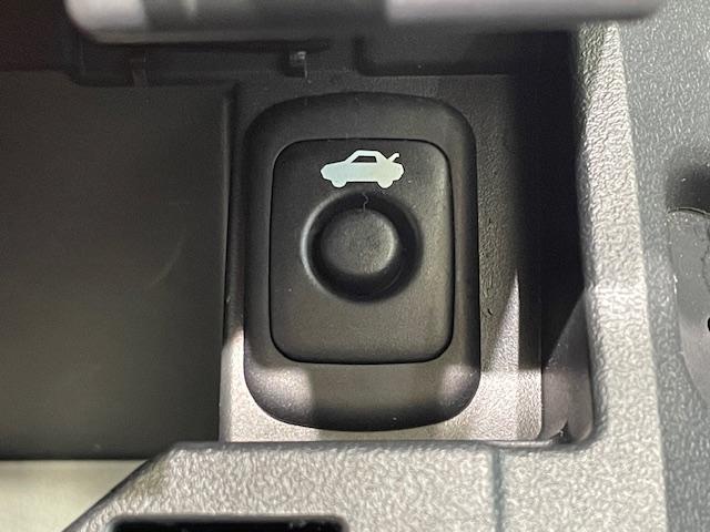 コペン ＧＲ　スポーツ　社外ナビ／フルセグＴＶ／ＣＤ／アイドリングストップ／ＢＢＳアルミホイール／パドルシフト／ＧＲ専用ＲＥＣＡＲＯシート／シートヒーター／プッシュスタート／ＬＥＤヘッドライト／フォグランプ／純正フロアマット（71枚目）