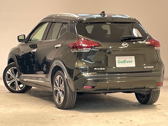 キックス Ｘ　プロパイロット／純正ナビ／アイドリングストップ／電子パーキング／革巻きステアリング／プッシュスタート／ＬＥＤヘッドライト／純正フロアマット／純正アルミホイール／ドアバイザー／ルーフレール（4枚目）