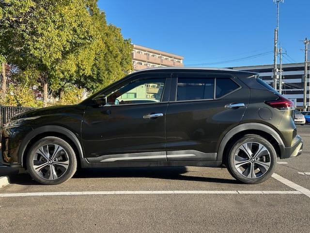 キックス Ｘ　プロパイロット／純正ナビ／アイドリングストップ／電子パーキング／革巻きステアリング／プッシュスタート／ＬＥＤヘッドライト／純正フロアマット／純正アルミホイール／ドアバイザー／ルーフレール（42枚目）