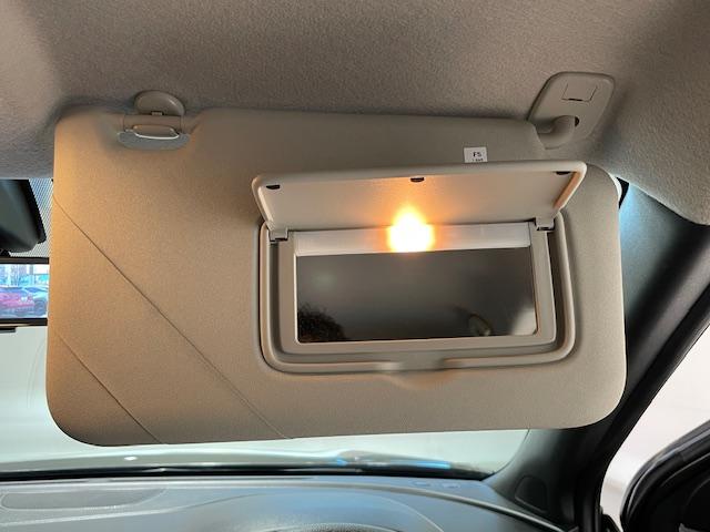 キックス Ｘ　プロパイロット／純正ナビ／アイドリングストップ／電子パーキング／革巻きステアリング／プッシュスタート／ＬＥＤヘッドライト／純正フロアマット／純正アルミホイール／ドアバイザー／ルーフレール（45枚目）