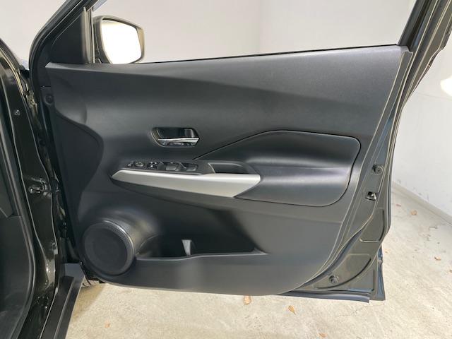 キックス Ｘ　プロパイロット／純正ナビ／アイドリングストップ／電子パーキング／革巻きステアリング／プッシュスタート／ＬＥＤヘッドライト／純正フロアマット／純正アルミホイール／ドアバイザー／ルーフレール（53枚目）