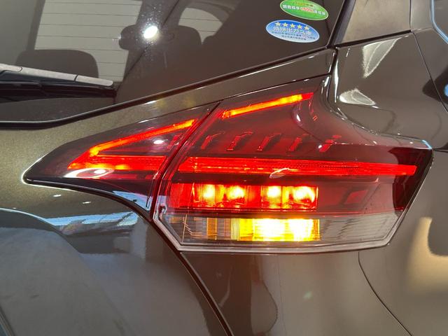 キックス Ｘ　プロパイロット／純正ナビ／アイドリングストップ／電子パーキング／革巻きステアリング／プッシュスタート／ＬＥＤヘッドライト／純正フロアマット／純正アルミホイール／ドアバイザー／ルーフレール（75枚目）