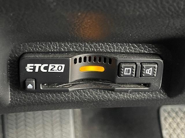 ヴェゼル e:HEV Z 純正エアロパーツ(F/S/R)/ホンダセンシング/純正ナビ/アイドリングストップ/電子パーキング/革巻きステアリング/シートヒーター(運転席/助手席)/プッシュスタート/LEDヘッドライト(12枚目)