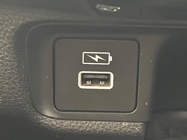 ヴェゼル e:HEV Z 純正エアロパーツ(F/S/R)/ホンダセンシング/純正ナビ/アイドリングストップ/電子パーキング/革巻きステアリング/シートヒーター(運転席/助手席)/プッシュスタート/LEDヘッドライト(13枚目)