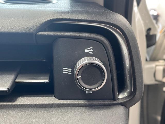 ヴェゼル e:HEV Z 純正エアロパーツ(F/S/R)/ホンダセンシング/純正ナビ/アイドリングストップ/電子パーキング/革巻きステアリング/シートヒーター(運転席/助手席)/プッシュスタート/LEDヘッドライト(47枚目)