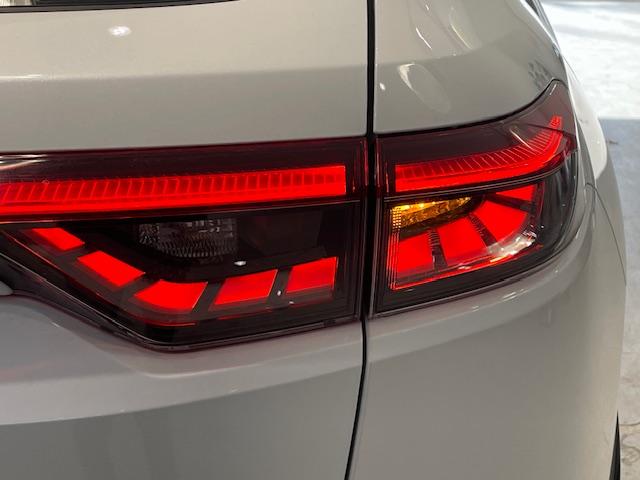 ヴェゼル e:HEV Z 純正エアロパーツ(F/S/R)/ホンダセンシング/純正ナビ/アイドリングストップ/電子パーキング/革巻きステアリング/シートヒーター(運転席/助手席)/プッシュスタート/LEDヘッドライト(49枚目)