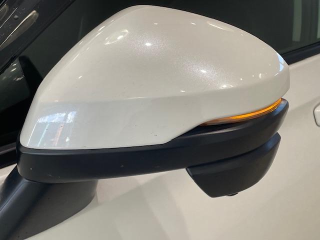 ヴェゼル e:HEV Z 純正エアロパーツ(F/S/R)/ホンダセンシング/純正ナビ/アイドリングストップ/電子パーキング/革巻きステアリング/シートヒーター(運転席/助手席)/プッシュスタート/LEDヘッドライト(51枚目)