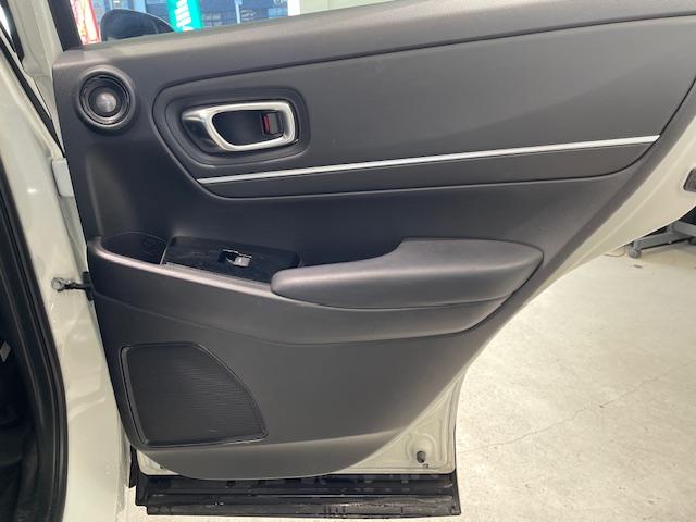 ヴェゼル e:HEV Z 純正エアロパーツ(F/S/R)/ホンダセンシング/純正ナビ/アイドリングストップ/電子パーキング/革巻きステアリング/シートヒーター(運転席/助手席)/プッシュスタート/LEDヘッドライト(66枚目)