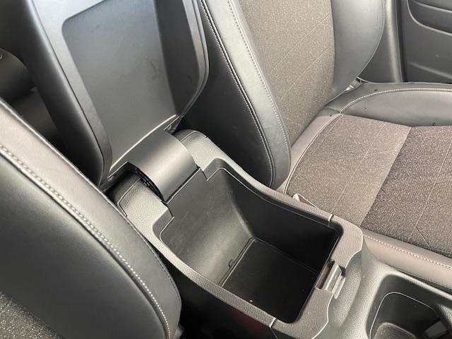 ヴェゼル e:HEV Z 純正エアロパーツ(F/S/R)/ホンダセンシング/純正ナビ/アイドリングストップ/電子パーキング/革巻きステアリング/シートヒーター(運転席/助手席)/プッシュスタート/LEDヘッドライト(78枚目)