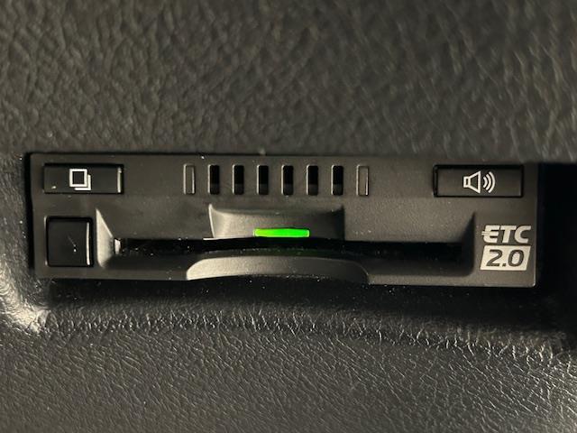 シエンタ ハイブリッドファンベースGセーフティーエディションII トヨタセーフティーセンス/純正ナビ(NSZT-Y68T)/バックカメラ/純正フリップダウンモニター/100V充電/純正ドライブレコーダー/クルーズコントロール/両側パワースライドドア/純正ETC(8枚目)