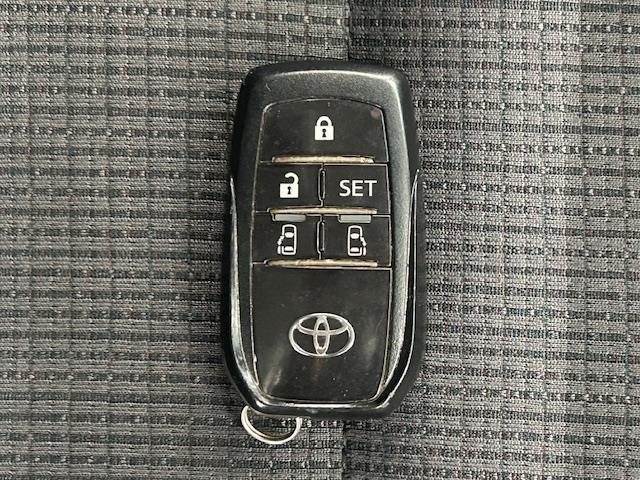 シエンタ ハイブリッドファンベースGセーフティーエディションII トヨタセーフティーセンス/純正ナビ(NSZT-Y68T)/バックカメラ/純正フリップダウンモニター/100V充電/純正ドライブレコーダー/クルーズコントロール/両側パワースライドドア/純正ETC(24枚目)