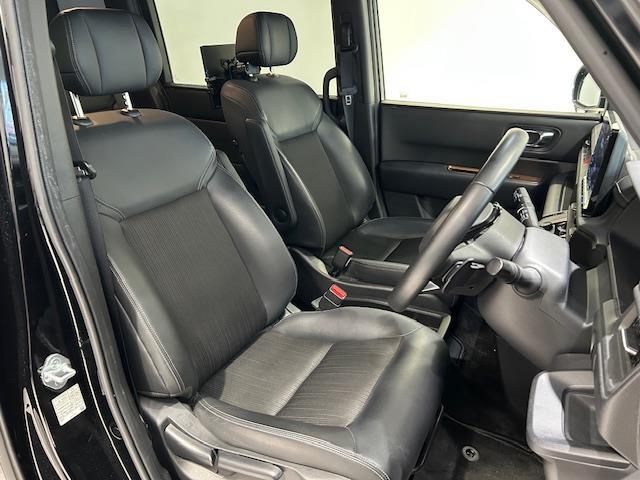 ステップワゴン e:HEVスパーダ ワンオーナー/ホンダセンシング/BSM/純正ナビ/バックカメラ/前後ドラレコ/ETC/後席モニター/電子パーキング/パワーテールゲート/両側パワスラ/車高調/シートヒーター/パワーシート/オットマン(15枚目)