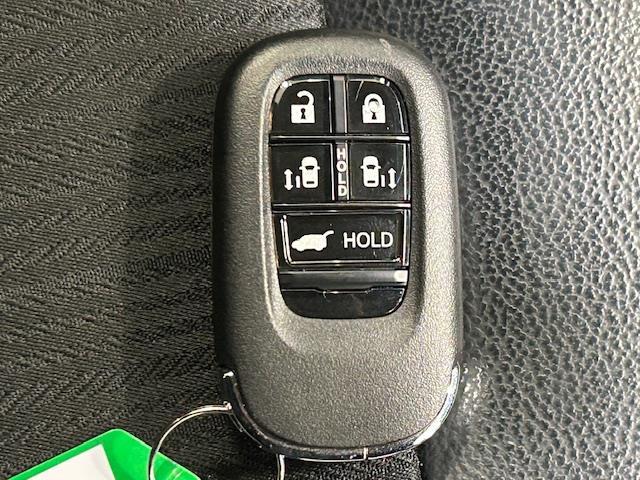 ステップワゴン e:HEVスパーダ ワンオーナー/ホンダセンシング/BSM/純正ナビ/バックカメラ/前後ドラレコ/ETC/後席モニター/電子パーキング/パワーテールゲート/両側パワスラ/車高調/シートヒーター/パワーシート/オットマン(31枚目)