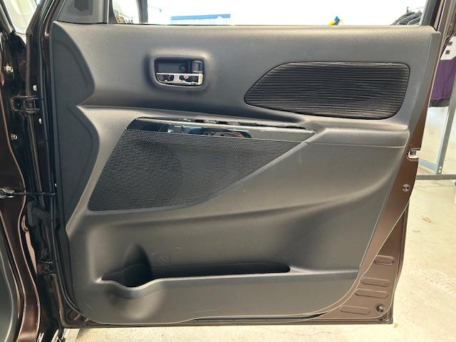 デイズルークス ハイウェイスター　Ｘ　Ｖセレクション　インテリジェント　エマージェンシーブレーキ／踏み間違い衝突防止アシスト／横滑り防止装置／社外ナビ／全方位カメラ／ＥＴＣ／アイドリングストップ／プッシュスタート／シートバックテーブル／サンシェード（56枚目）