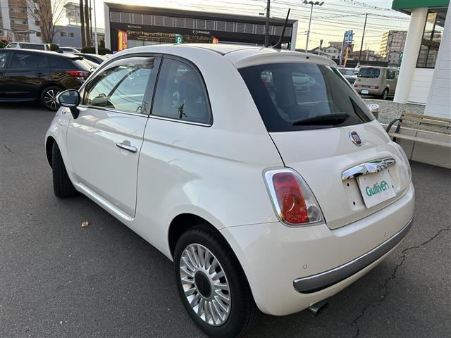 ５００ ツインエア　ラウンジ　純正オーディオ／ＡＭ／ＦＭ／ＣＤ／純正ＥＴＣ／社外ドライブレコーダー／ＥＣＯモード／アンチ・スリップ・レギュレーション／コーナーセンサー後ろ／デジタルインナーミラー／革巻きステアリング／給油口キー（3枚目）