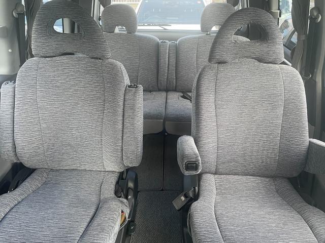 デリカスペースギア 4ドア3.0 20thリミテッド ハイR 4WD ワンオーナー/4WD/カーオーディオ/センターデフロック/ETC/純正アルミホイール/電動格納ミラー/3列シート/ウォークスルー/社外フロアマット/ドアバイザー/片側スライドドア/ABS/ドアバイザー(16枚目)