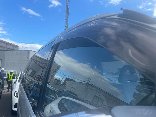 デリカスペースギア 4ドア3.0 20thリミテッド ハイR 4WD ワンオーナー/4WD/カーオーディオ/センターデフロック/ETC/純正アルミホイール/電動格納ミラー/3列シート/ウォークスルー/社外フロアマット/ドアバイザー/片側スライドドア/ABS/ドアバイザー(36枚目)
