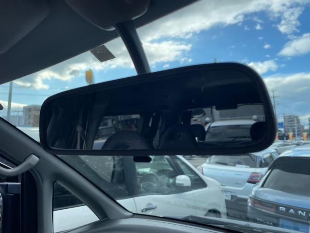 デリカスペースギア 4ドア3.0 20thリミテッド ハイR 4WD ワンオーナー/4WD/カーオーディオ/センターデフロック/ETC/純正アルミホイール/電動格納ミラー/3列シート/ウォークスルー/社外フロアマット/ドアバイザー/片側スライドドア/ABS/ドアバイザー(38枚目)