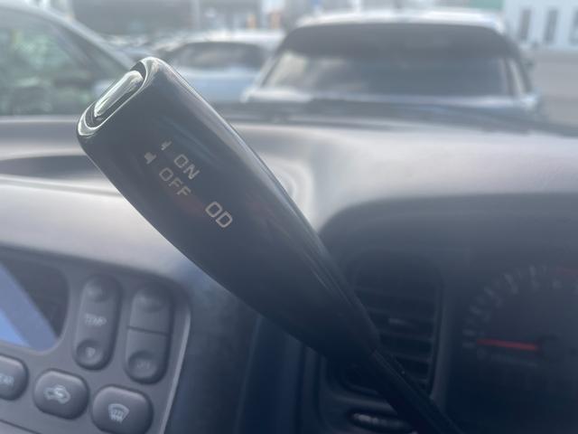 デリカスペースギア 4ドア3.0 20thリミテッド ハイR 4WD ワンオーナー/4WD/カーオーディオ/センターデフロック/ETC/純正アルミホイール/電動格納ミラー/3列シート/ウォークスルー/社外フロアマット/ドアバイザー/片側スライドドア/ABS/ドアバイザー(44枚目)