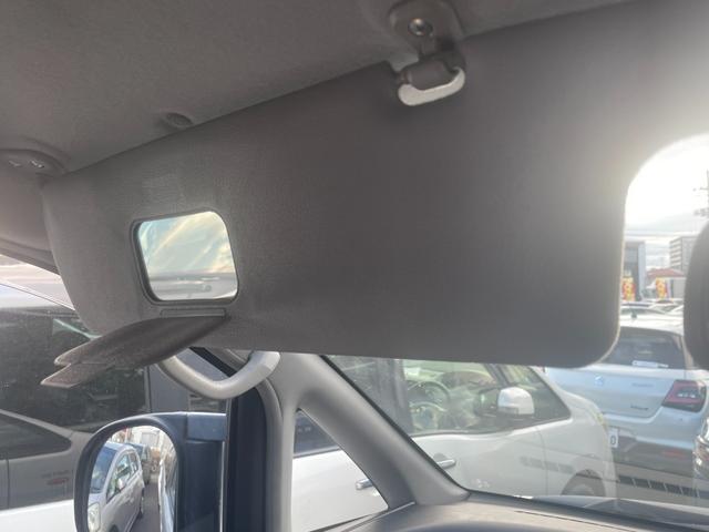 デリカスペースギア 4ドア3.0 20thリミテッド ハイR 4WD ワンオーナー/4WD/カーオーディオ/センターデフロック/ETC/純正アルミホイール/電動格納ミラー/3列シート/ウォークスルー/社外フロアマット/ドアバイザー/片側スライドドア/ABS/ドアバイザー(58枚目)