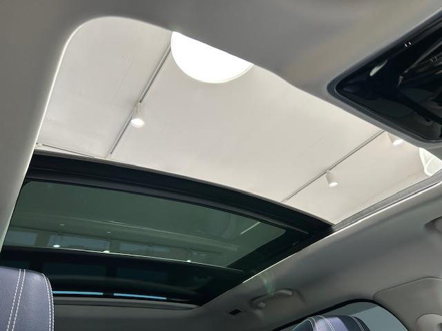 レンジローバーヴェラール Ｒ　ダイナミック　ＳＥ　１８０ＰＳ　４ＷＤ／サンルーフ／メリディアンオーディオ／衝突軽減システム／クルーズコントロール／レーンキープアシスト／コーナーセンサー／ブラインドスポットモニター／純正ナビ／全方位カメラ／ヘッドアップディスプレイ（11枚目）