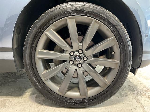 レンジローバーヴェラール Ｒ　ダイナミック　ＳＥ　１８０ＰＳ　４ＷＤ／サンルーフ／メリディアンオーディオ／衝突軽減システム／クルーズコントロール／レーンキープアシスト／コーナーセンサー／ブラインドスポットモニター／純正ナビ／全方位カメラ／ヘッドアップディスプレイ（19枚目）