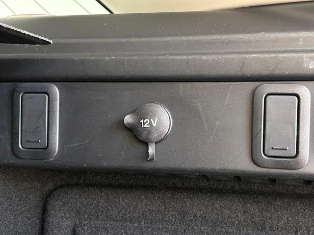 レンジローバーヴェラール Ｒ　ダイナミック　ＳＥ　１８０ＰＳ　４ＷＤ／サンルーフ／メリディアンオーディオ／衝突軽減システム／クルーズコントロール／レーンキープアシスト／コーナーセンサー／ブラインドスポットモニター／純正ナビ／全方位カメラ／ヘッドアップディスプレイ（45枚目）