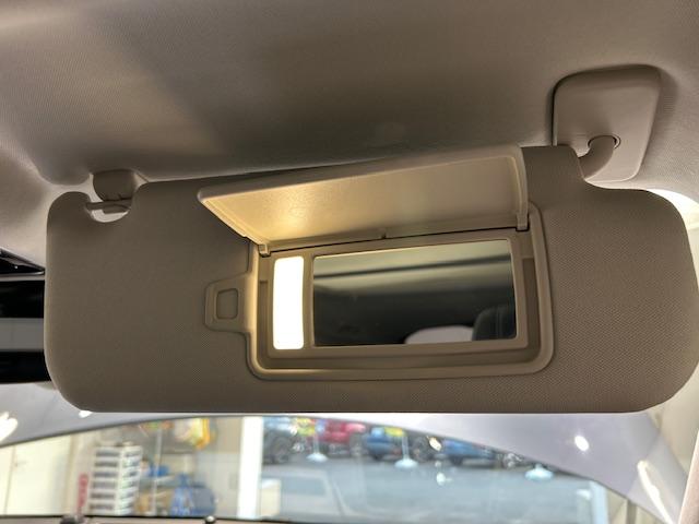 レンジローバーヴェラール Ｒ　ダイナミック　ＳＥ　１８０ＰＳ　４ＷＤ／サンルーフ／メリディアンオーディオ／衝突軽減システム／クルーズコントロール／レーンキープアシスト／コーナーセンサー／ブラインドスポットモニター／純正ナビ／全方位カメラ／ヘッドアップディスプレイ（51枚目）