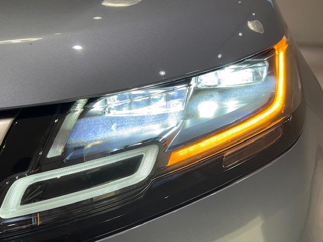 レンジローバーヴェラール Ｒ　ダイナミック　ＳＥ　１８０ＰＳ　４ＷＤ／サンルーフ／メリディアンオーディオ／衝突軽減システム／クルーズコントロール／レーンキープアシスト／コーナーセンサー／ブラインドスポットモニター／純正ナビ／全方位カメラ／ヘッドアップディスプレイ（70枚目）