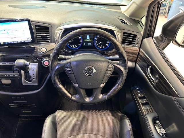 エルグランド 250ハイウェイスターSホワイトレザーアーバンクロム ニスモフルエアロ/社外ナビ/ETC/前後ドライブレコーダー/フリップダウンモニター/両側パワースライドドア/クルーズコントロール/MTモード付きAT/ハーフレザーシート/オットマン/プッシュスタート(22枚目)