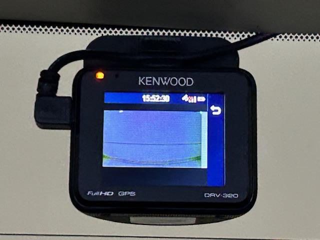 エルグランド 250ハイウェイスターSホワイトレザーアーバンクロム ニスモフルエアロ/社外ナビ/ETC/前後ドライブレコーダー/フリップダウンモニター/両側パワースライドドア/クルーズコントロール/MTモード付きAT/ハーフレザーシート/オットマン/プッシュスタート(32枚目)