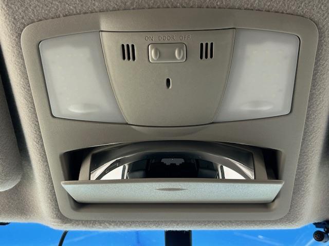 エルグランド 250ハイウェイスターSホワイトレザーアーバンクロム ニスモフルエアロ/社外ナビ/ETC/前後ドライブレコーダー/フリップダウンモニター/両側パワースライドドア/クルーズコントロール/MTモード付きAT/ハーフレザーシート/オットマン/プッシュスタート(45枚目)