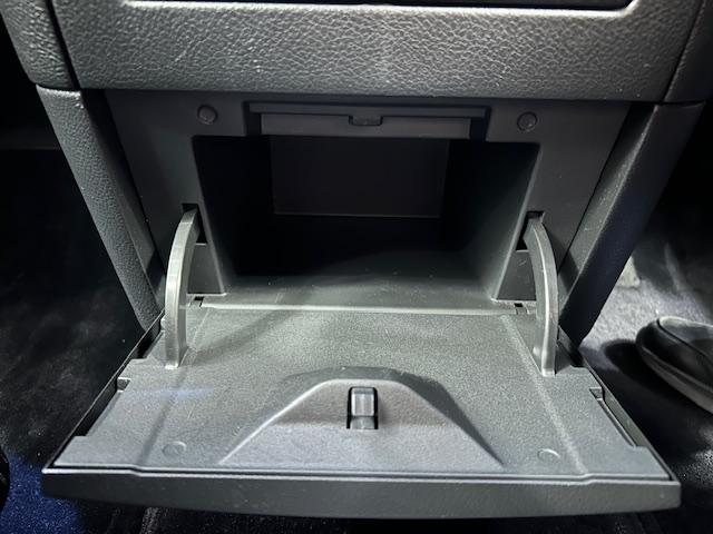 エルグランド 250ハイウェイスターSホワイトレザーアーバンクロム ニスモフルエアロ/社外ナビ/ETC/前後ドライブレコーダー/フリップダウンモニター/両側パワースライドドア/クルーズコントロール/MTモード付きAT/ハーフレザーシート/オットマン/プッシュスタート(51枚目)