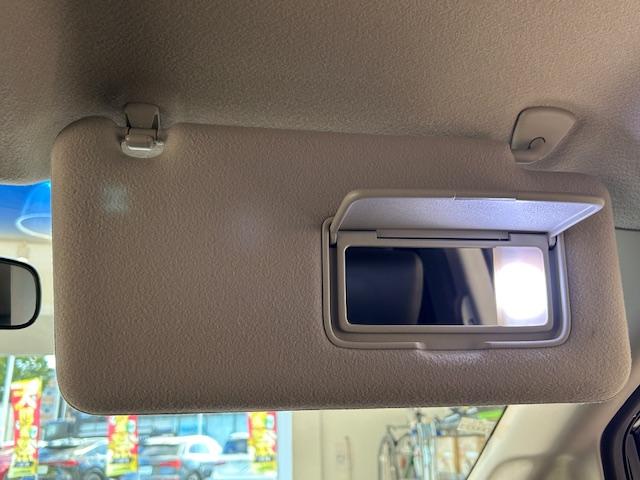 エルグランド 250ハイウェイスターSホワイトレザーアーバンクロム ニスモフルエアロ/社外ナビ/ETC/前後ドライブレコーダー/フリップダウンモニター/両側パワースライドドア/クルーズコントロール/MTモード付きAT/ハーフレザーシート/オットマン/プッシュスタート(54枚目)