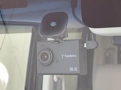 【ドライブレコーダー】事故の際、ドライブレコーダーの映像が警察や保険会社で参考資料として採用されることもあるため、いざというときの自衛手段として設置されている。 4