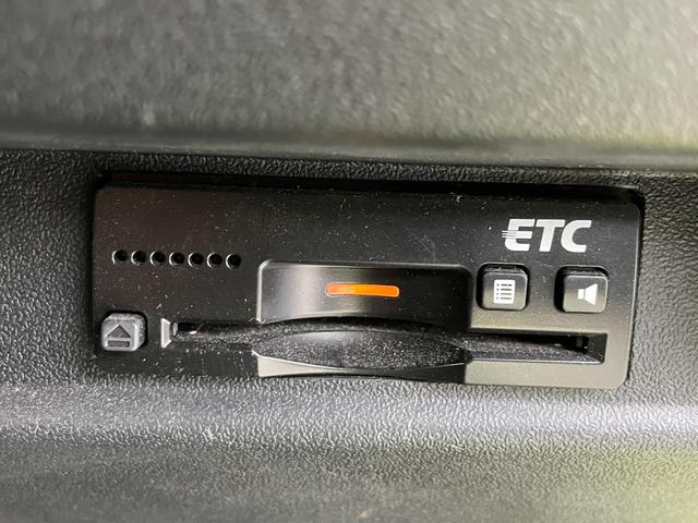 ＸＣ　純正ＳＤナビ　フルセグ　Ｂｌｕｅｔｏｏｔｈ　クルーズコントロール　シートヒーター（運転席＼助手席）　純正アルミホイール　背面タイヤ　ＥＴＣ　ステアリングスイッチ　スマートキー　ＬＥＤヘッドライト(7枚目)